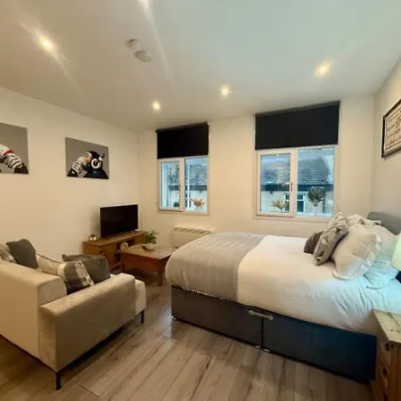 - Offline Bookings On 079-504-13594 Apartman *